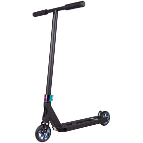 Striker Essential S Freestyle Scooter Black/Neochrome Striker Essential S Freestyle Scooter Black/Neochrome