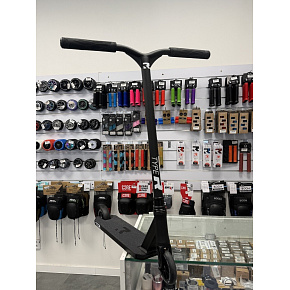 Root Type R Freestyle Scooter, Matte Black – Display Model